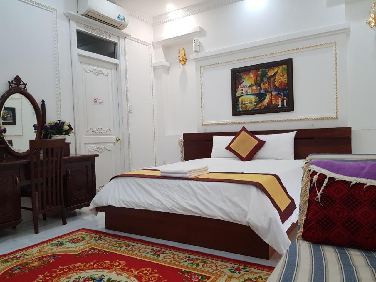 Kim Cuong - Hotel Near Tan Son Nhat Airport Хошимін Екстер'єр фото
