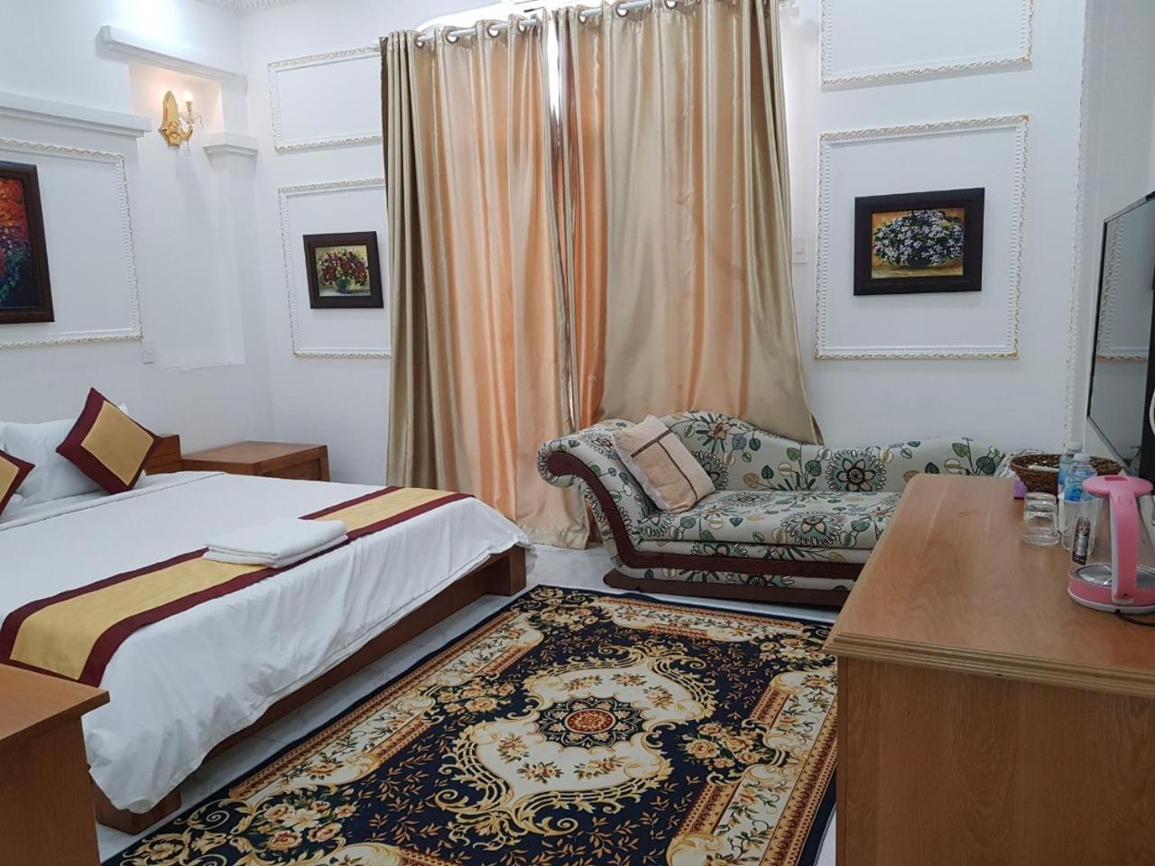 Kim Cuong - Hotel Near Tan Son Nhat Airport Хошимін Екстер'єр фото